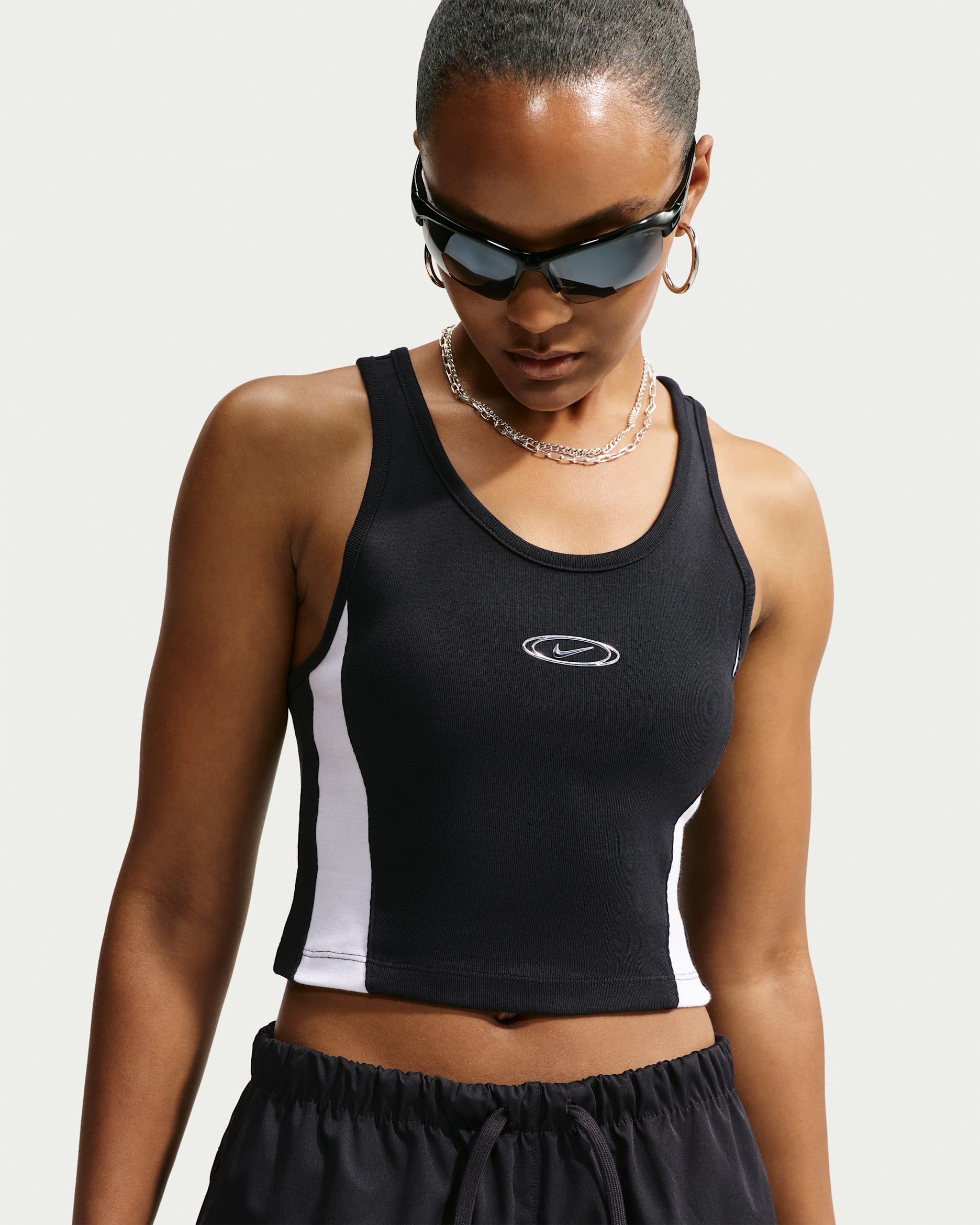 Nike Sportswear Women's Tight Cropped Tank Top. Nike NL